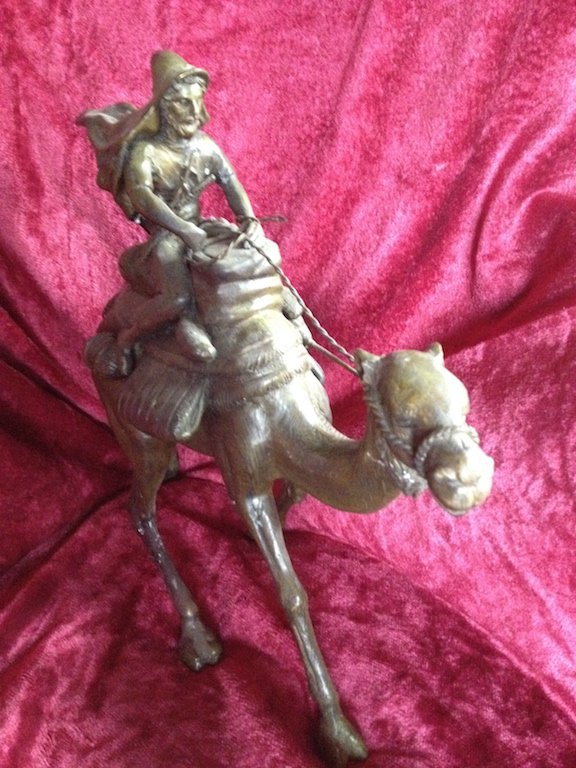 Kamel mit Reiter Bronze