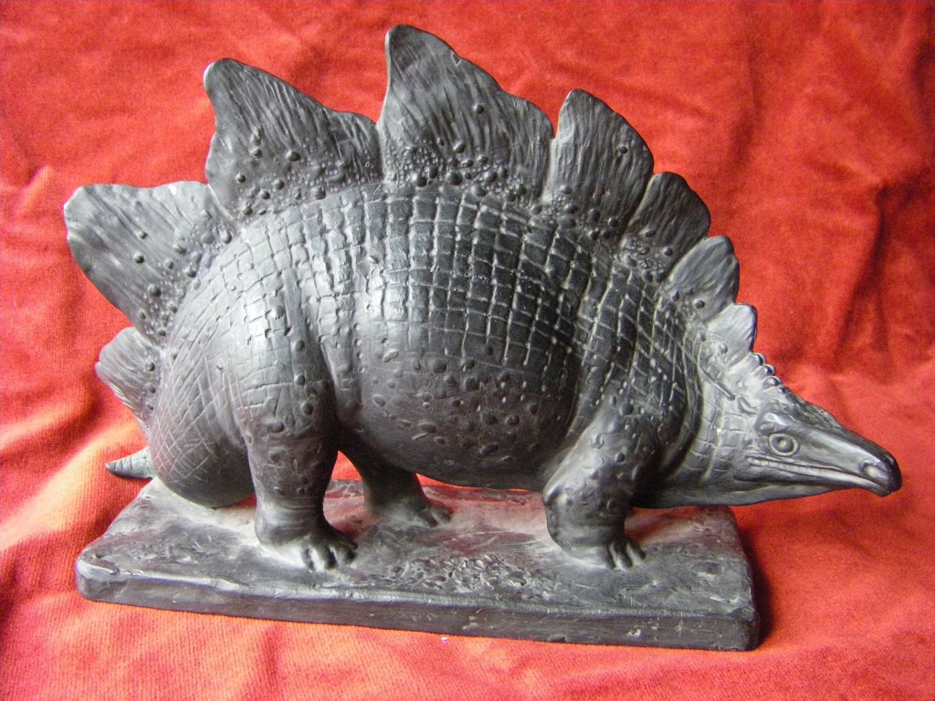 Stegosaurus P.Ipsen 30l 20h 10t cm