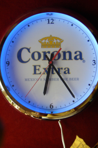 Corona Neon Uhr